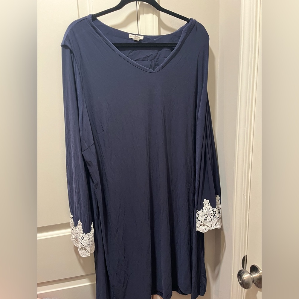 3x Navy dress with lace sleeve detail